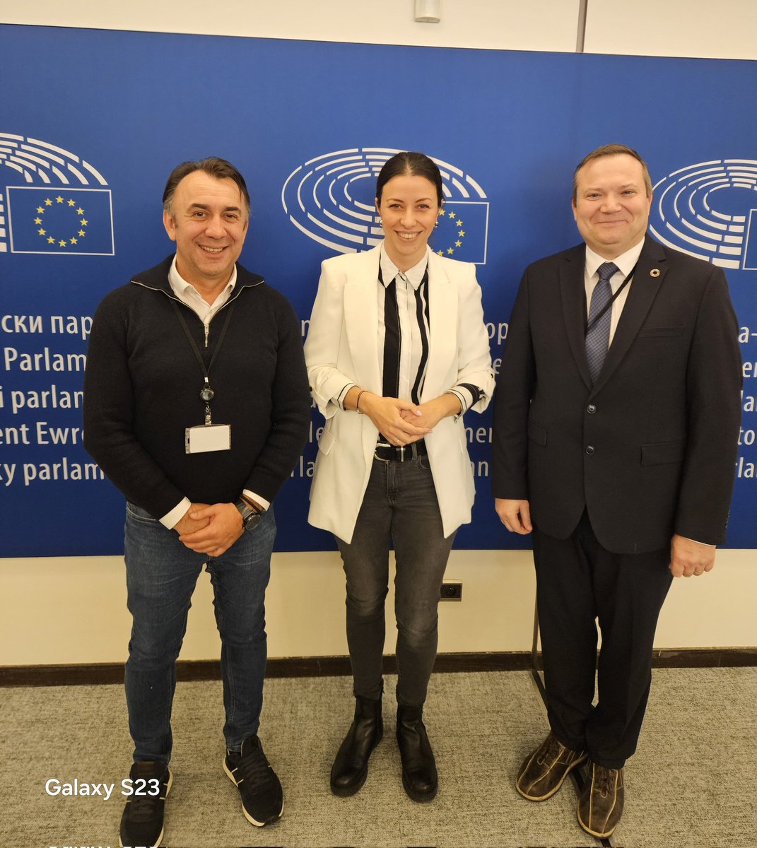 EuropeLiver's tweet photo. Incredible strides for liver health!  

It was an enormous privilege for ELPA President Marko Korenjak, ELPA Director Milan Mishkovikj, and Beatrice Credi, Head of our Brussels Office, to meet the extraordinary and inspiring MEP Irena Joveva of the Renew Europe Group. Her vision, passion, and dedication make her a true changemaker in policymaking. 💪  

Together, we are tackling one of the most #preventable diseases of our time: #LiverCancer, alongside Chronic Liver Disease, #FattyLiverDisease (#MASLD/#MASH), Hepatitis, and  #Alcohol-Related Liver Disease. For the first time in history, we stand on the brink of eliminating #Hepatitis B, C, and D, reducing Liver Cancer, and transforming outcomes for millions of people around Europe. 🌍💙  

Through the power of early detection and  #screening programs, we can reshaping the future of liver health and reducing the devastating impact of #cardiovascular diseases and strokes#.   

This is a historic moment—a chance for Europe 🇪🇺 to lead the way, united and unique, in building a healthier and stronger future. Together, we are unstoppable! 🙌💡  

Let's keep changing lives, making history, and putting liver health at the top of the health agenda.   

#LiverHealth #PublicHealth #PreventativeCare #EuropeUnited #InnovationForHealth #RenewEurope #TogetherWeCan

#EuropeanLiverScreeningWeek
October #LiverCancerAwarenessMonth 
#RobertaMetsola #EuropeanParliament #LiverHealth #FreeScreening #LiverAwareness #HealthForAll #TakeCareOfYourLiver #EUCancerPlan #LiverCancer #MASH #MASLD #NCDs #obesity #hepatitis #Alcohol #RareLiverDiseases 

@Europarl_EN @RobertaMetsola @EC_HERA @EU_HaDEA @EU_Health @EMA_News @EU_Commission @SKyriakidesEU @WHO_Europe @hans_kluge @RobbButler2 @CSOGroupEESC @EASLnews @EASLedu @EASOobesity @EASOobesityECN @ECPObesity @dice_europe @eupatientsforum @PFMDwithPatient @ECDC_EU @AleksanderKrag @DebbieShawcros1 @ILCAnews @myESMO @my_ueg @uicc @IARCWHO @GLOBOCAN_GCO @mromerogomez @Marko_Korenjak @BCLC_group @Liver_Screen @LiverAim @FattyLiverA @GlobalHep @VeronikaVsetic @BeaCredi @EU_ENV @vonderleyen @IJoveva @MKDmilanM @eupatients @SOS_hepatites @Liver4Lifeuk @EPHA_EU @NCIResearchCtr  @CancerPatientsE @RenewEurope