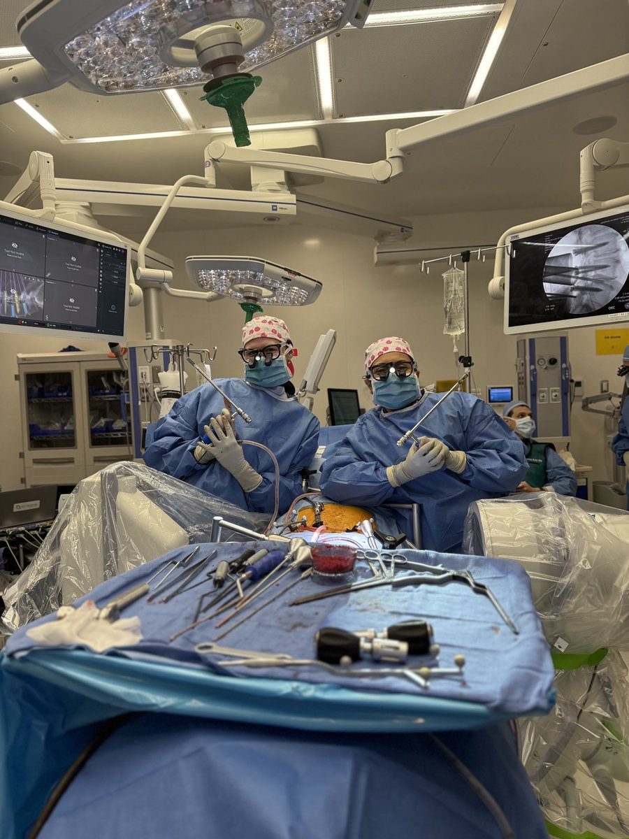 MGUHNeurosurg's tweet photo. For the first time in our program’s history we have an all women led neurosurgery resident service! We are so proud of our excellent residents and will continue to work towards greater gender equity in neurosurgery. #Neurosurgery #womeninneurosurgery #WINS https://t.co/R7Egdsuq0j