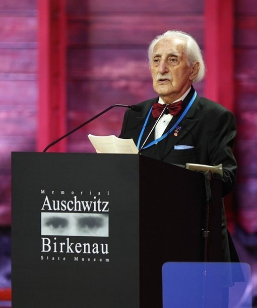 batofthedungeon's tweet image. Ocalały z Auschwitz Leon Weintraub apeluje do młodzieży.

&quot;Bądźcie uczuleni na wszelkie przejawy nietolerancji, niechęci do koloru skóry, wyznania czy orientacji seksualnej. Bądźcie czujni. My Ocaleni wiemy, że konsekwencją jest prześladowanie&quot;