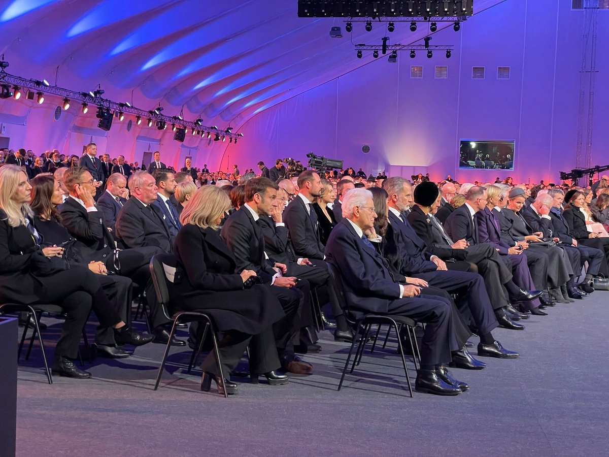 On #HolocaustRemembranceDay, the Grand Master of the #OrderofMalta joined world leaders at Auschwitz-Birkenau to honor the victims. Marking 80 years since its liberation, the event renewed a commitment to defend human dignity and fight discrimination. orderofmalta.int/news/grand-mas…