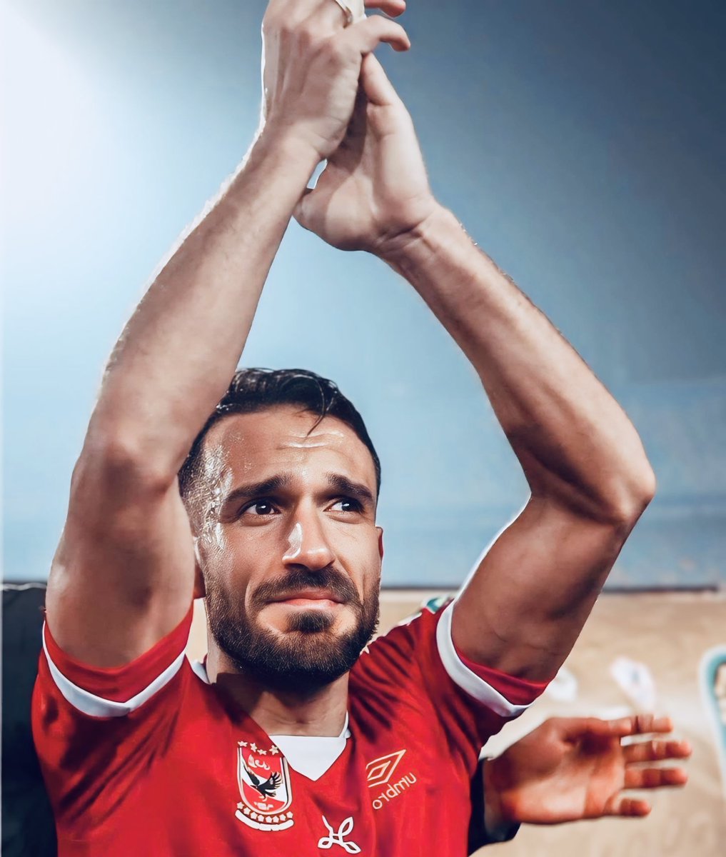 هنفضل لما نقول تونس 🇹🇳 أول حاجة هتيجي في بالنا كأهلاوية عَلِيُّ ولد معلول 

القائد بدون شارة واللاعب اللي هنقول بعد سنين كان يومًا ما لدينا معلول . معلول مش بس كان ظهير أيسر استثنائي تأثيره وفنياته وذكاؤه يتكتب عنهم مجلدات لا معلول كمان عنده روح محار ب وقلب قائد 

 معلول هو أكثر