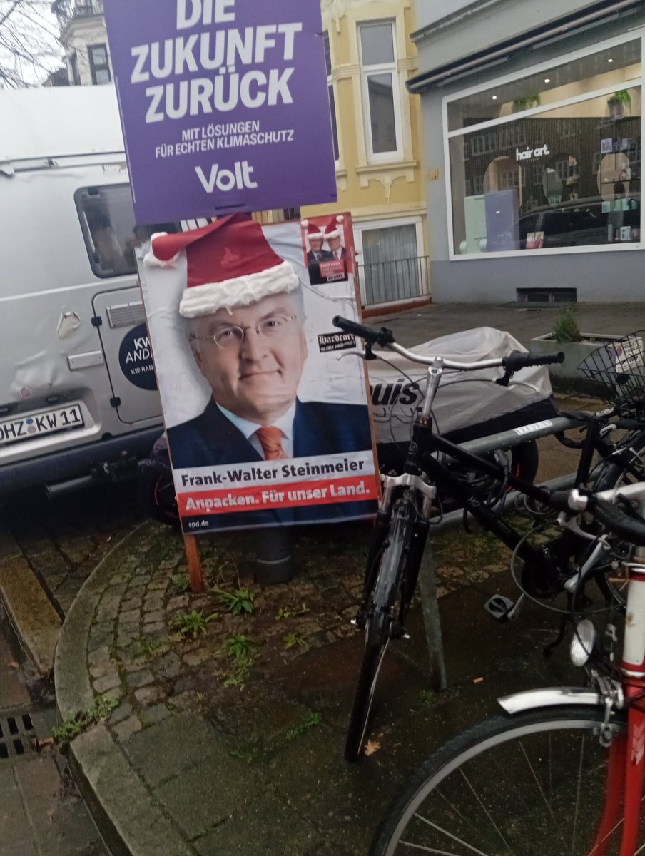Irgendwas stimmt nicht mit dem Wahlplakat zur #BTW2025 ...
