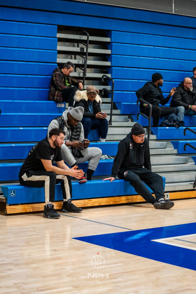 McMaster in the building ‼️ shoutout to my guys <a href="/coach_pt/">Patrick Tatham</a> &amp; <a href="/NikZefi_/">Nikolaus Zefi</a> from <a href="/mcmastermbb/">McMaster Basketball</a> for pulling up to <a href="/NPHShowcase/">NorthPoleHoops</a> this past weekend