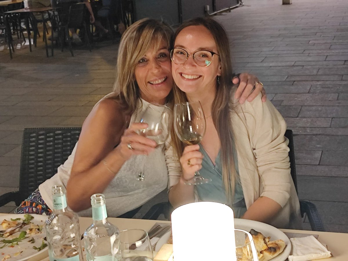 Julio 2024
Despedida HUSJR
Me iba ya despidiendo poco a poco de la gente que quiero y a la que voy a echar en falta. 
Me llevo unas muy buenas compañeras de trabajo y me atrevería a decir que las mejores que uno pueda tener.
Gracias!!