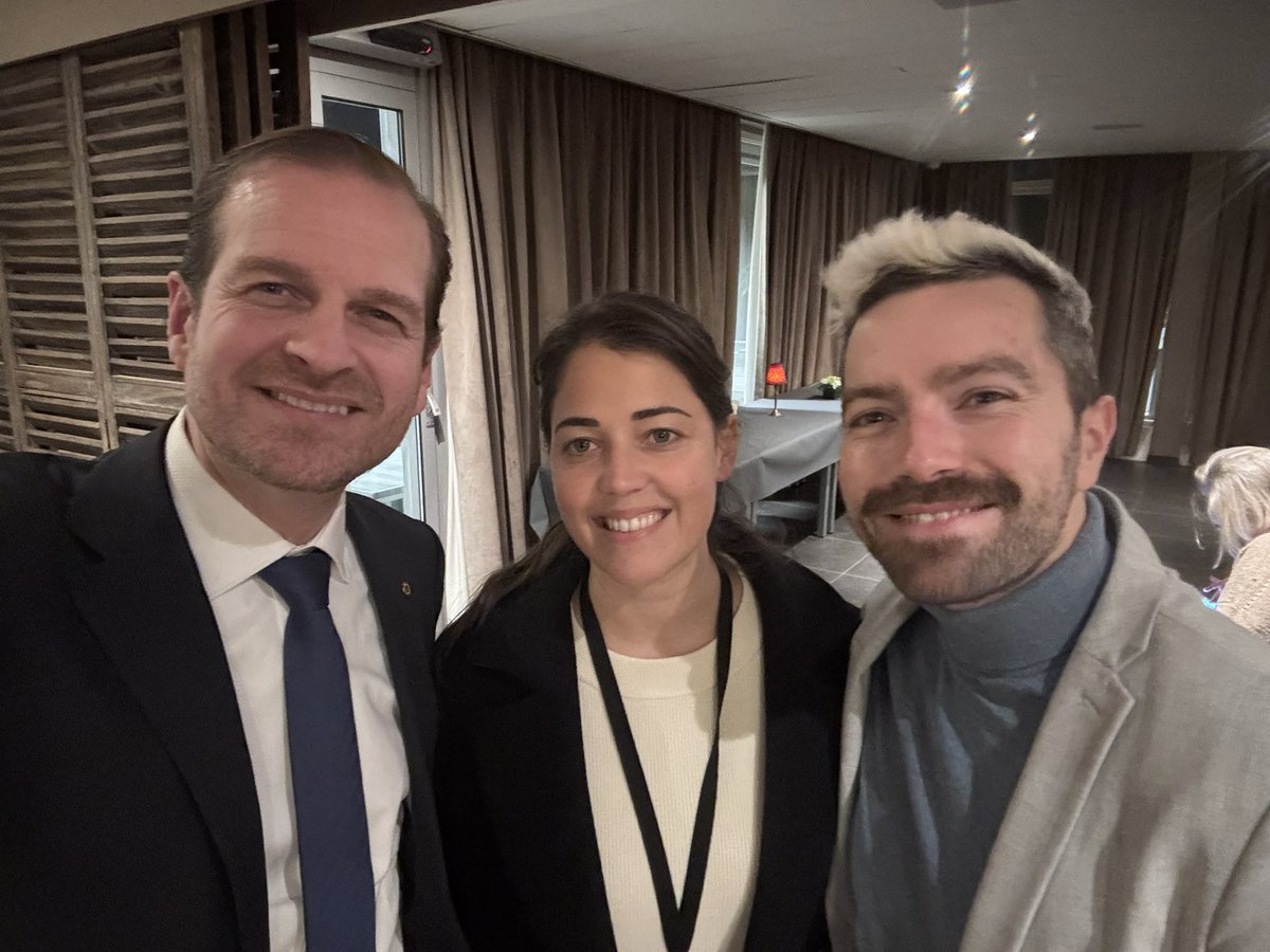 GeoffroyCoomans's tweet photo. Vœux de nouvel an du #MRbe de #Forest, en soutien avec Cédric Pierre de Permentier, grand gagnant des élections et qui se retrouve pourtant dans l’opposition à cause d’une majorité des perdants PS-Ecolo-PTB 😓

#MRForest #bruxelles https://t.co/dxUPkRA36o