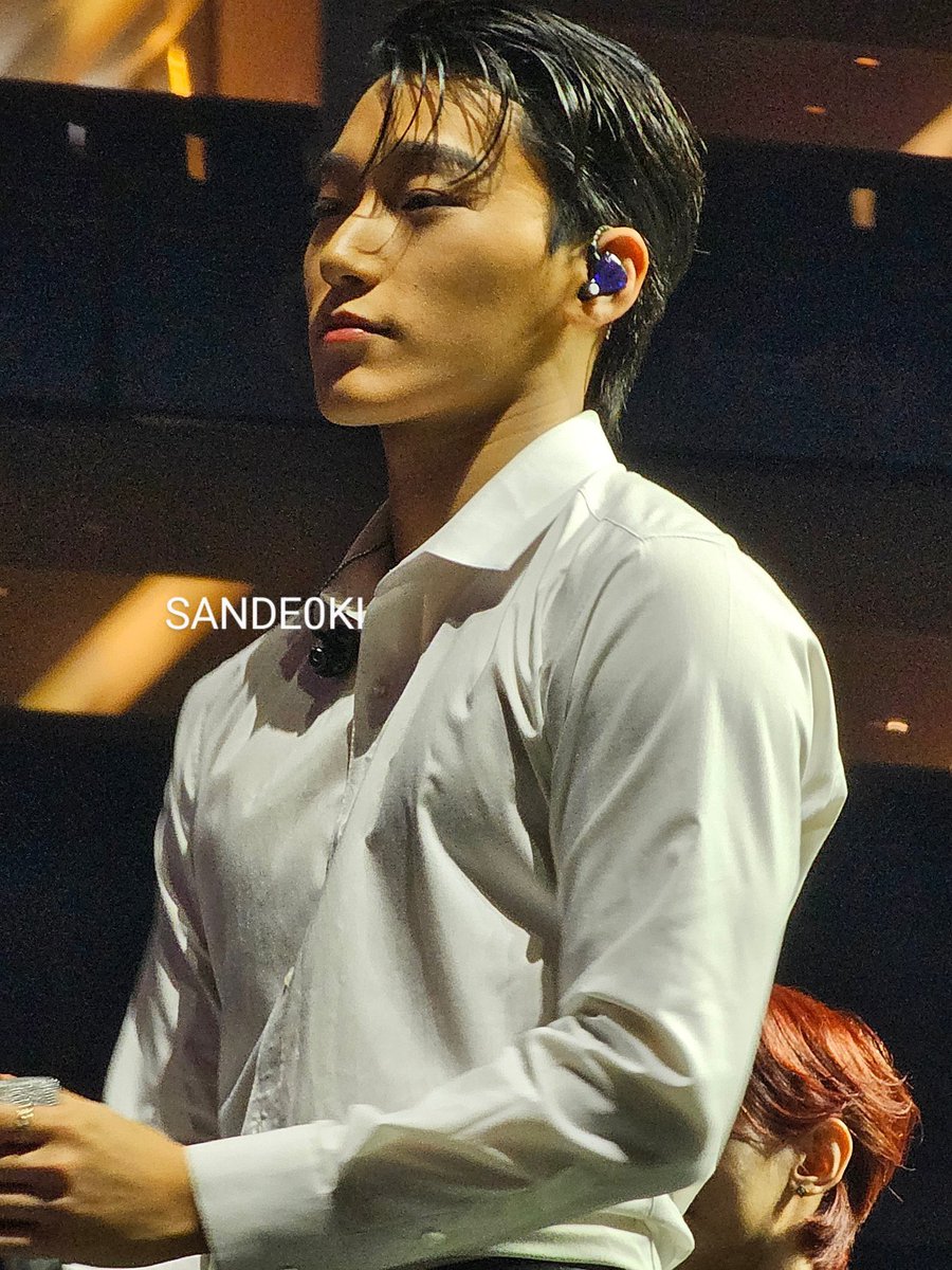 heartinsani's tweet image. his golden honey skin you guys…..