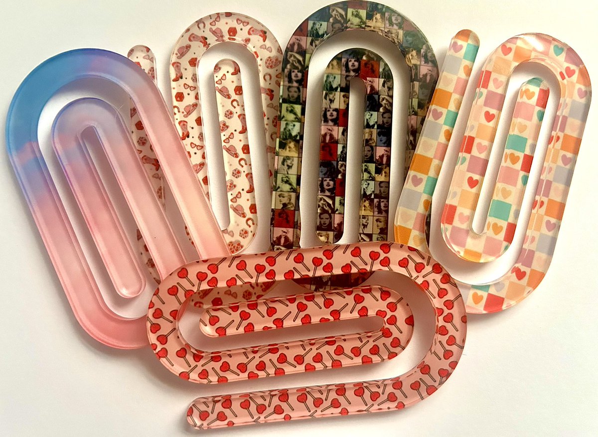 missgeog92's tweet photo. Hi I’m Laura and I make lots of things as a way to keep my MH in check and to deal with my hyper functioning brain. Some people are getting a bit mean with my posts about my Etsy but 🥲my Mumma also makes fab stuff.Fancy giving us a RT/like/check us out💕

https://t.co/DhM8BsCPTT https://t.co/LdL7p2YwVj