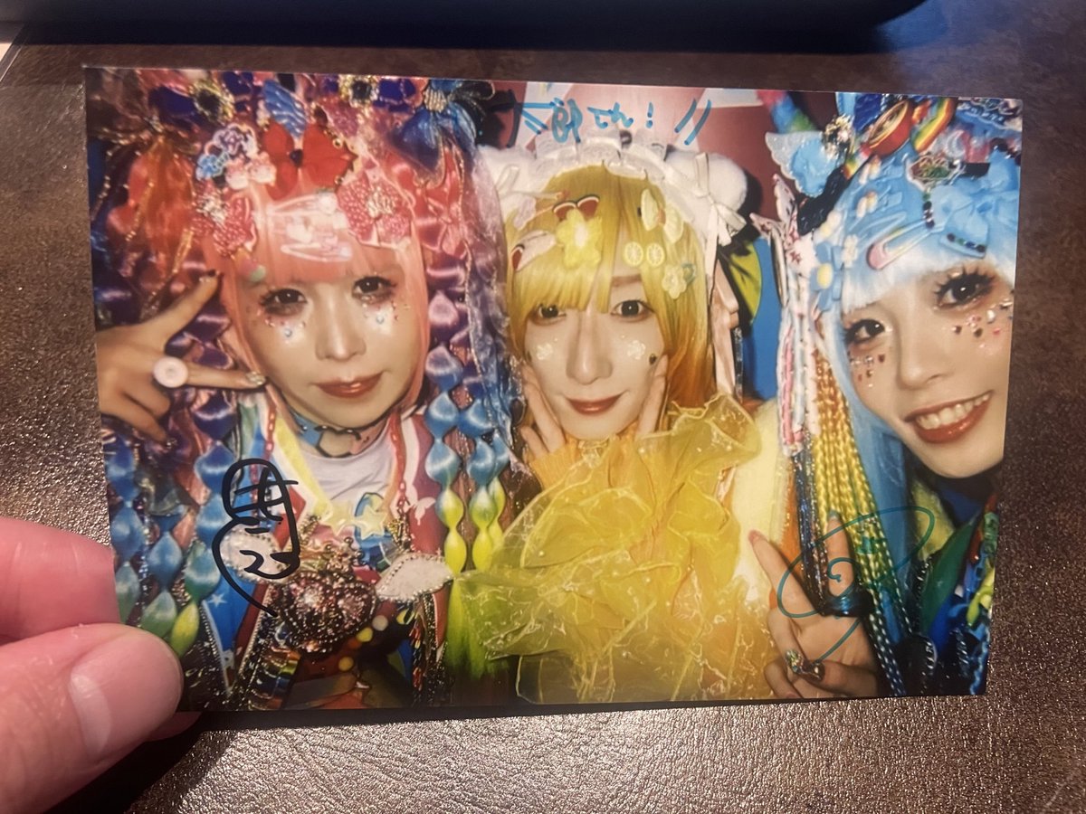 taro_moegami's tweet photo. ゆずちゃんの生誕イベントめちゃくちゃ盛り上がって楽しかった💛🩷🩵
そしてKILAKILA modeのお二人可愛かった🩷🩵
チームもえがみのみなさんもほんといろいろありがとうございました✨
会場全体が幸せに包まれた最高のイベントに参加できてよかったです😊

#もえがみ 
#チームもえがみ 
#萌神伝説 https://t.co/GgZsba2gU1