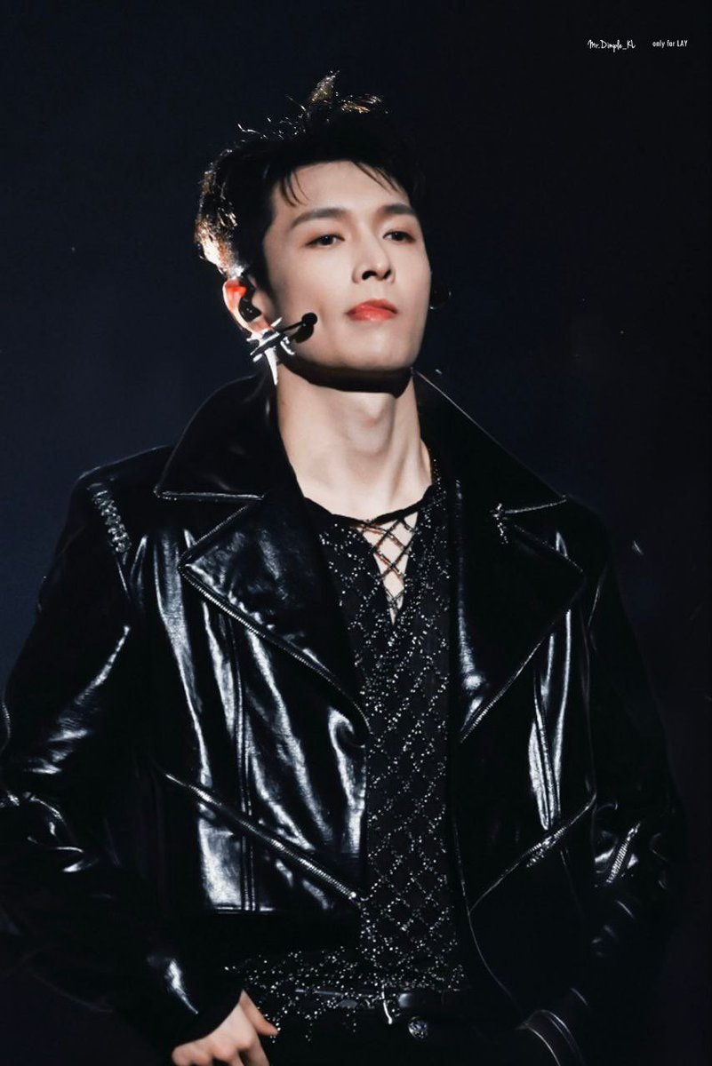 پسررررر خیلی سکسی ای ازیت نمیشی؟

#LAY <a href="/layzhang/">Lay Zhang</a>