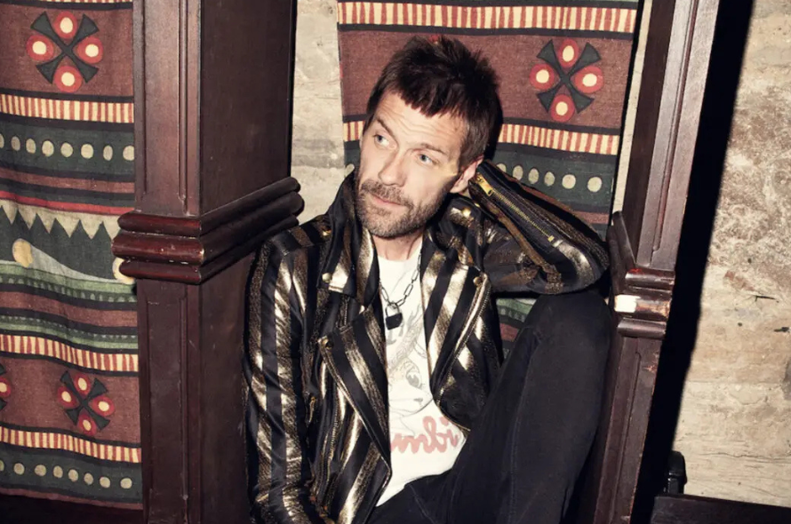 Official Charts (@officialcharts) on Twitter photo Tom Meighan (<a href="/tommeighanHQ/">Tom Meighan</a>) hopes to bag his highest-charting album as a soloist with #Roadrunner this Friday 🎸
Your brand-new Albums Chart Update is here: officialcharts.com/chart-news/ted… Tom Meighan (<a href="/tommeighanHQ/">Tom Meighan</a>) hopes to bag his highest-charting album as a soloist with #Roadrunner this Friday 🎸
Your brand-new Albums Chart Update is here: officialcharts.com/chart-news/ted…