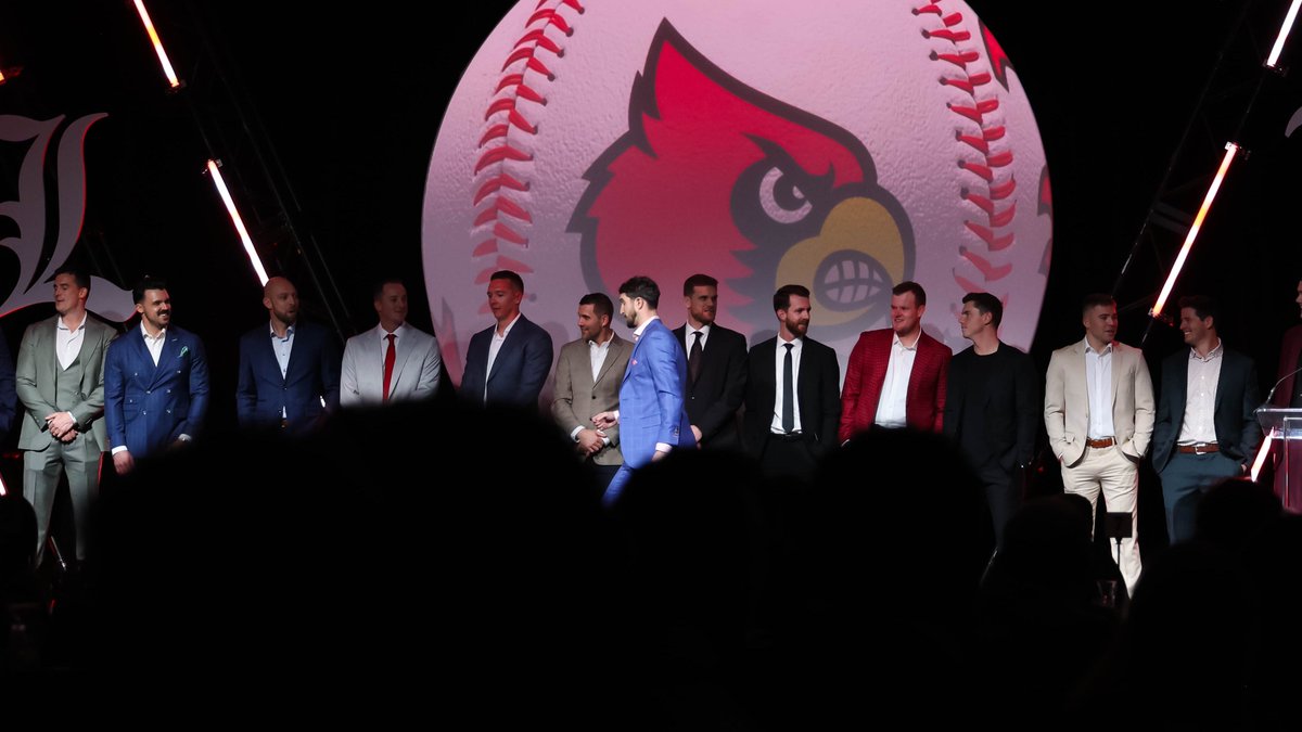 Nearly 40 Cardinals Forever took the stage on Friday night.

So many that made this program what it is today.

#GoCards