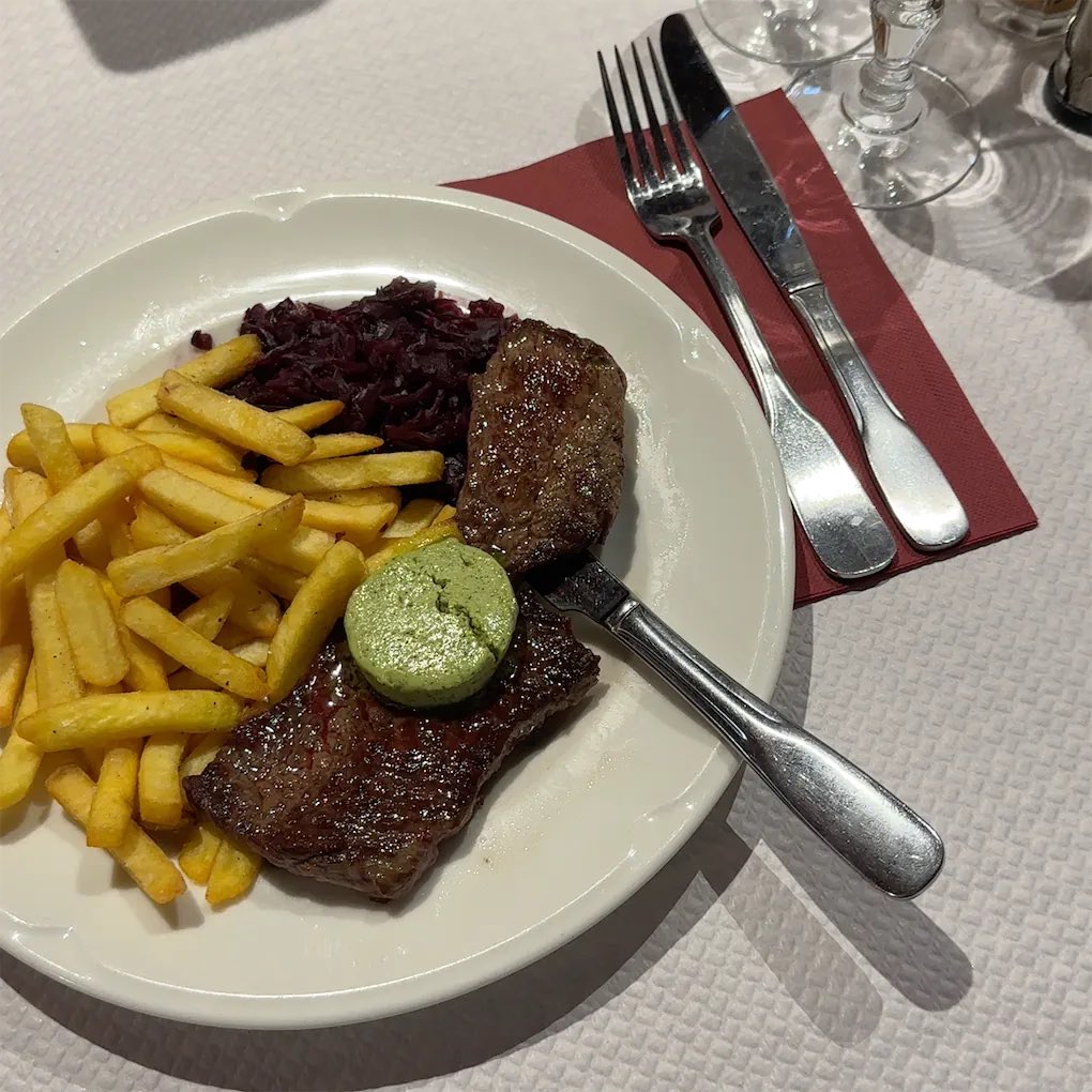 confusednymph's tweet photo. today i walked 4 km and had steak & fries for dinner https://t.co/y6w09Jx7qA