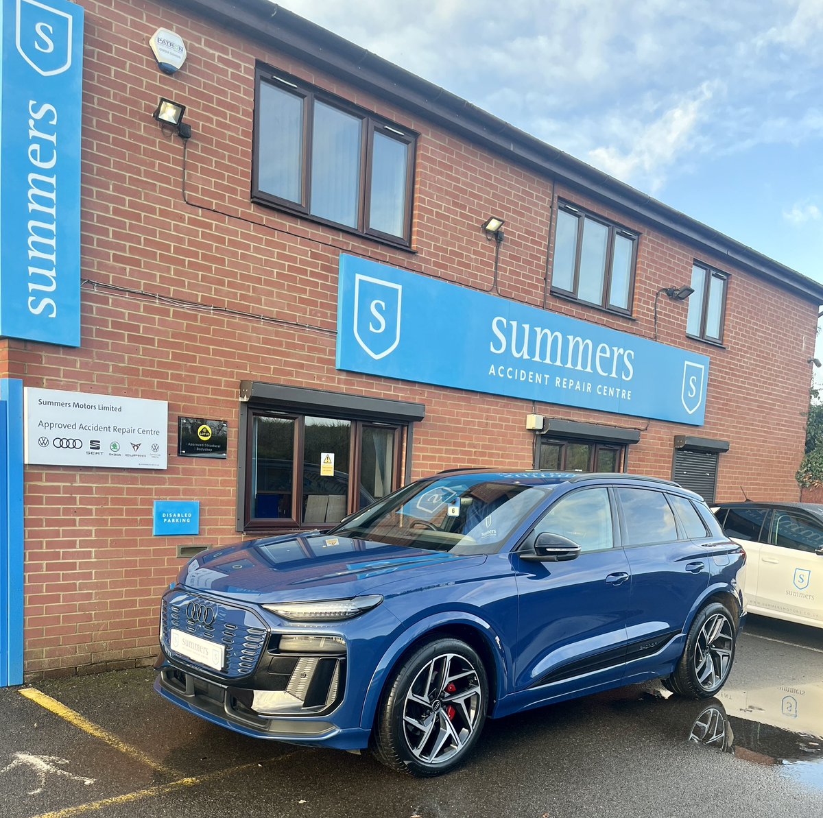 Summers Accident Repair Centre tweet media