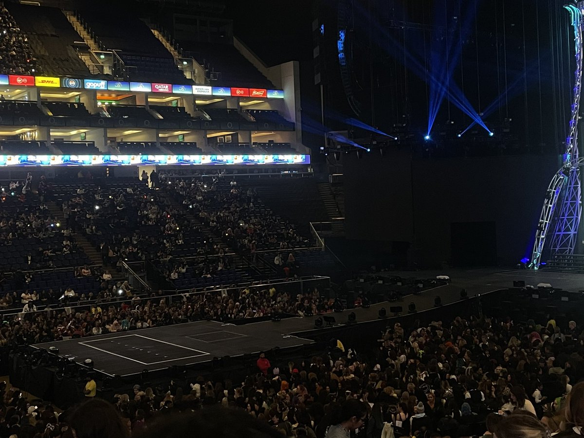feliswoo's tweet photo. ateez night 1 of 3 let’s GO https://t.co/88bV2WpWqH