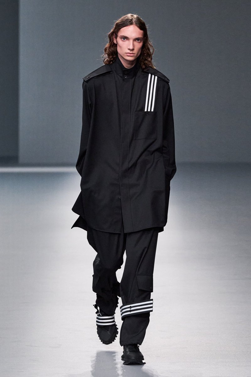 nontennisfits's tweet photo. Stefanos Tsitsipas attends Y-3 Fall Winter 2025 show in Paris, Jan 2025

Y-3 by Yohji Yamamoto @adidas FW25 double breasted printed coat, cargo pants, and boots https://t.co/T8ySFv8TGL