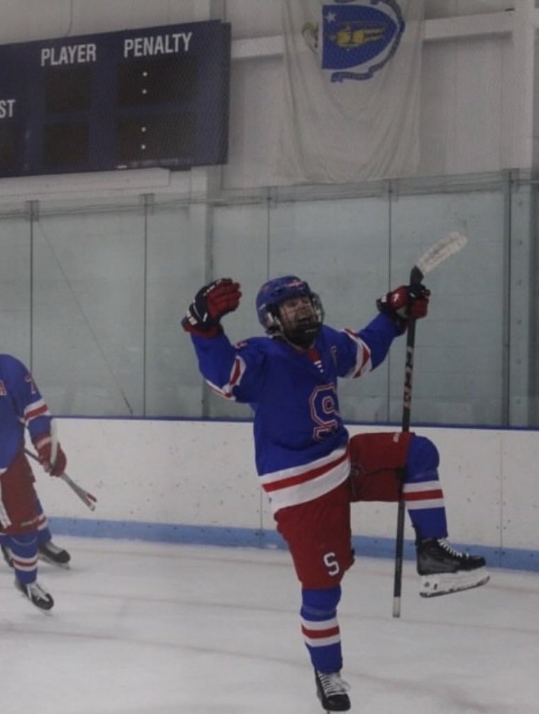 Huge congratulations to senior captain Matthew DeAngelis on breaking 100 points in his career! This is an amazing milestone. Way to go, Matthew 🏒💙❤️