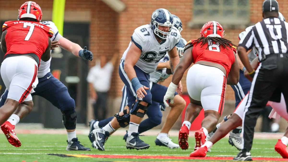Canadian UConn OL Christopher Fortin (<a href="/Christo7093/">Christopher Fortin</a>) was 1 of 27 FBS guards w/ 450+ pass block snaps &amp; 0 sacks allowed in 2024, per PFF.

🐾 453 PBLK snaps
🐾 0 sacks
🐾 98.6 PFF PBLK efficiency

The St-René, Que. native is #11 in the Winter CFL Scouting Bureau.

📸 <a href="/UConnFootball/">UConn Football</a>