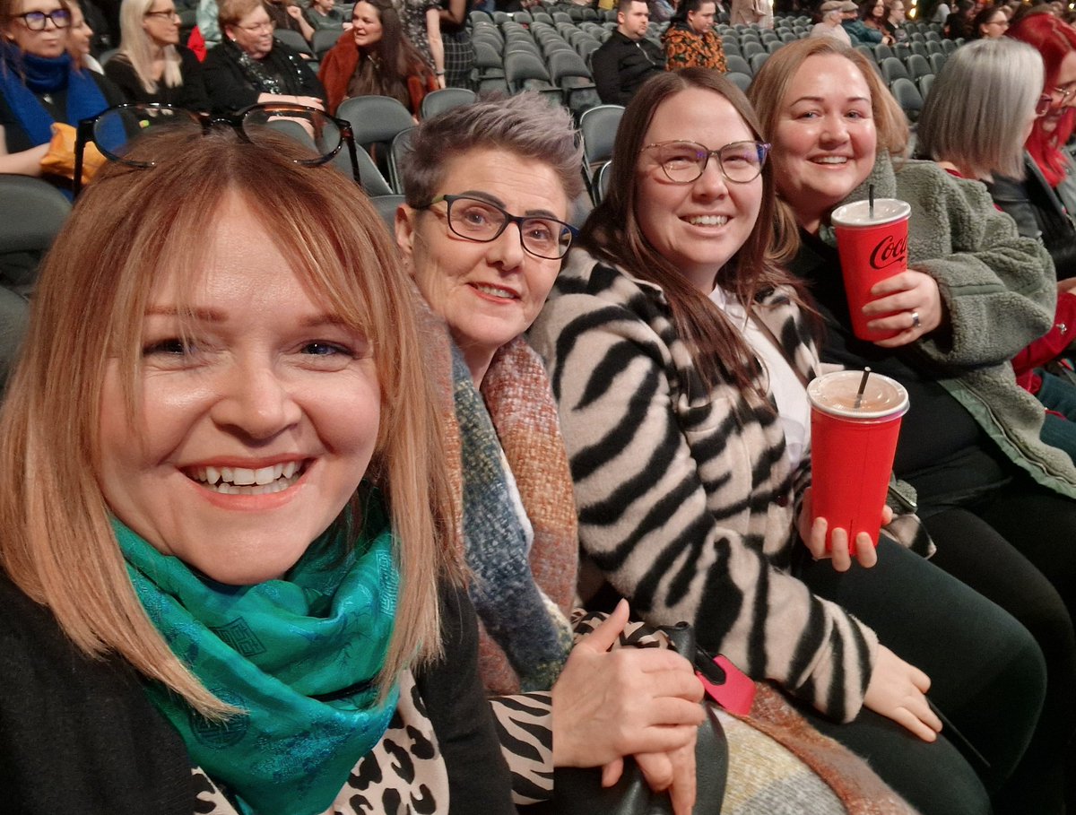 A huge thankyou to <a href="/TNLComFund/">The National Lottery Community Fund</a> for inviting members of the team to #BigNightOfMusicals with <a href="/JasonManford/">Jason Manford</a> 

#teamworkmakesthedreamwork #CIC #Oldham