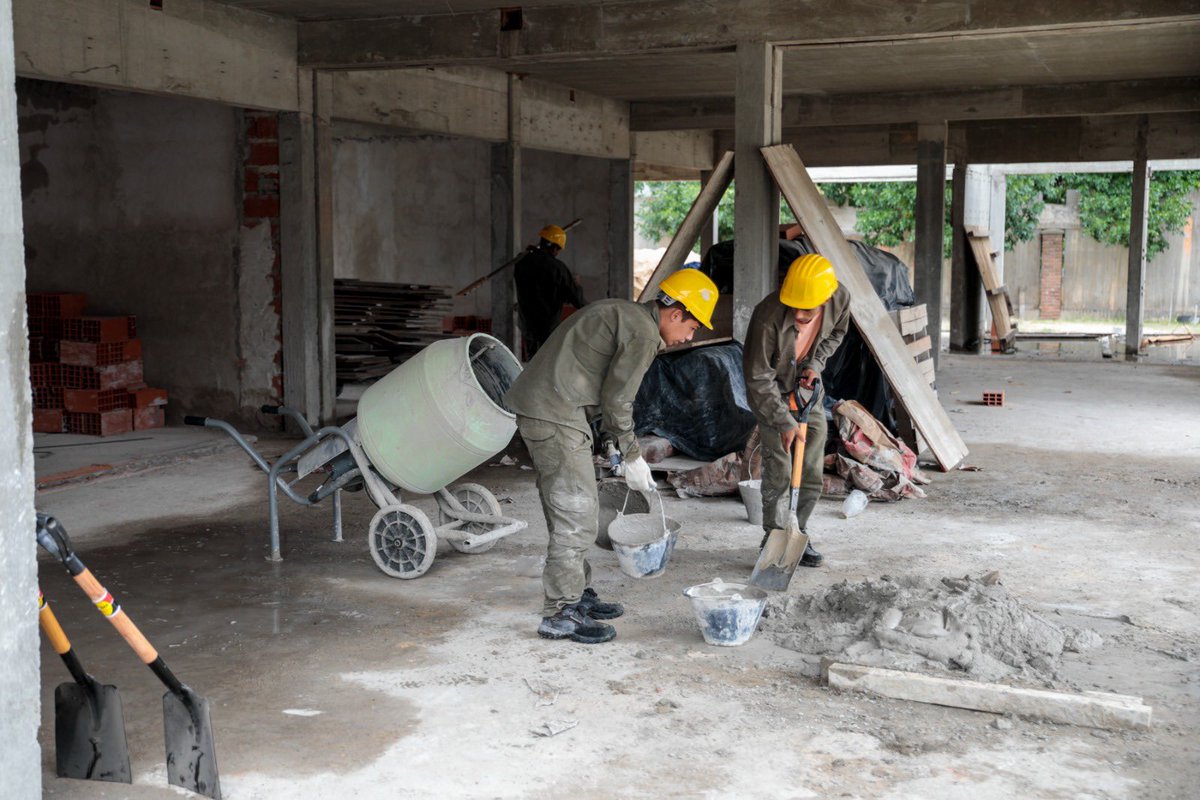 MunicipioPilar's tweet photo. 🚧👷🏼¡Avanza la obra del edificio de la Escuela N° 25 en #Pinazo!
Seguimos trabajando todos los días para construir un Pilar con más educación y oportunidades para todos. https://t.co/wfm5SeYaN8