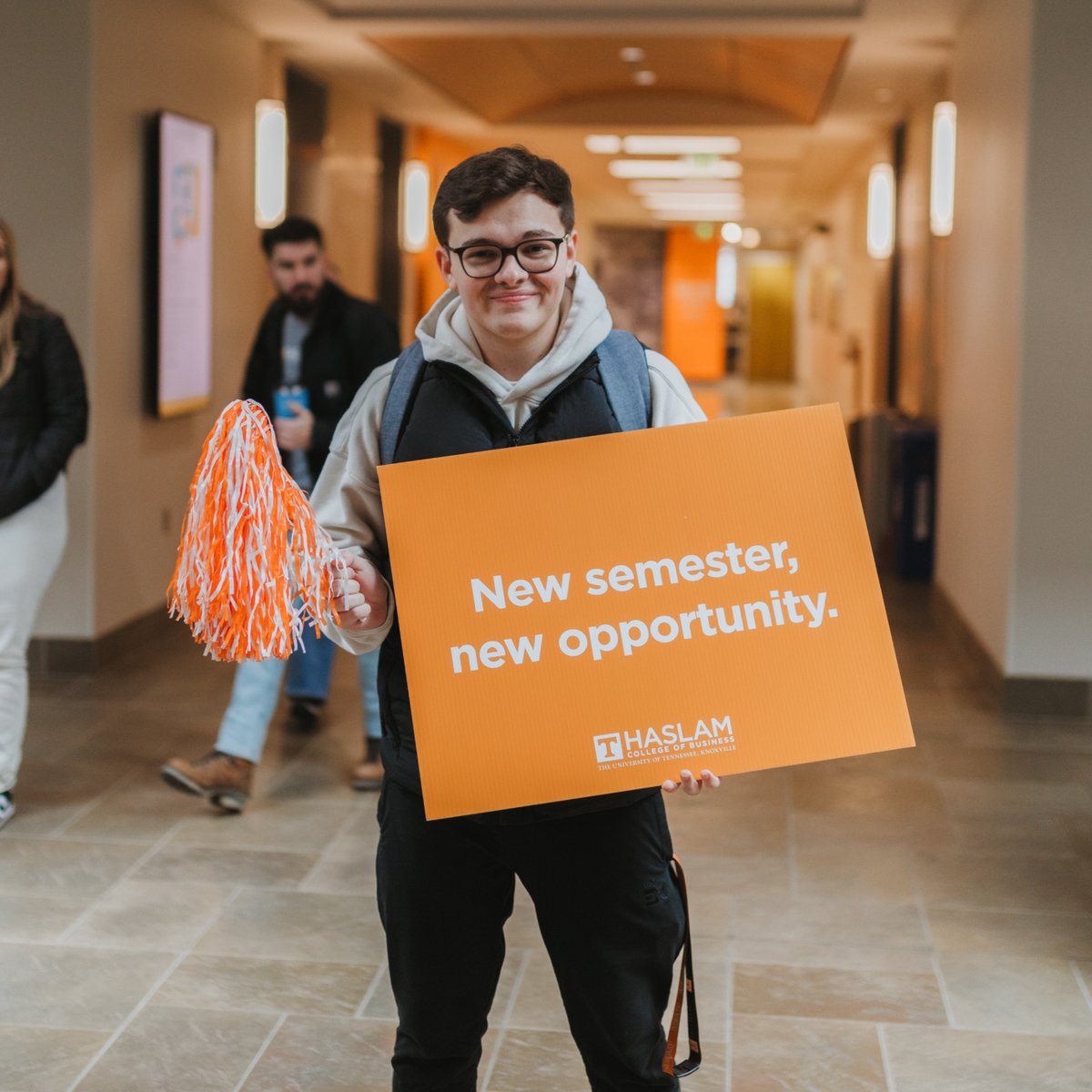 HaslamUT's tweet photo. Picture this: You concurred your first week back on Rocky Top and you can't wait for the exciting semester ahead! Glad to have you back, Haslam Vols! 🍊 #UTKnoxville #HaslamEngaged https://t.co/qcItQoBZtb