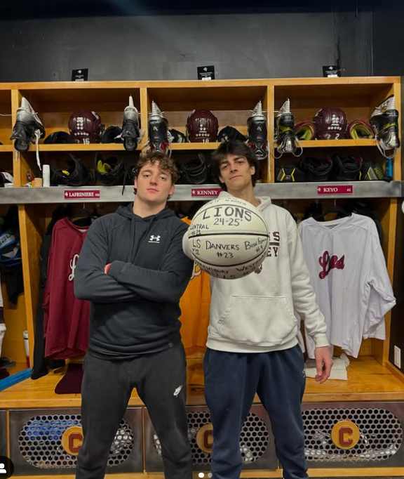 Maroon_Swag's tweet photo. @campo_cooper 

Another win for the lions, 2-1 against Walpole in the first game of the ed burns tournament. Memphis with the game ball and the game puck. Cooper campo continues to be strong in 🥅. Goals of tonight-🚨🚨Memphis https://t.co/XQ3CEVpxLU