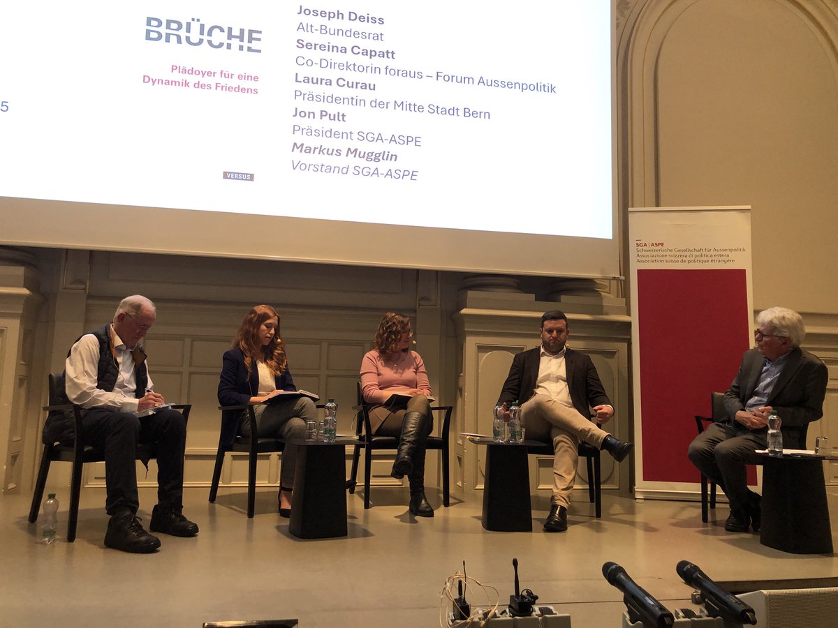 Kathy Riklin, Zürich 💙💛 (@kathyriklin) on Twitter photo «Brüche» – ein Weckruf für den Frieden.
Bundesrat Joseph Deiss Uni Bern
Diskussion mit:
🔹 Sereina Capatt (foraus)
🔹 Laura Curau (Die Mitte Bern)
🔹 Jon Pult (NR SP). Danke <a href="/SGA_ASPE/">Schweizerische Gesellschaft für Aussenpolitik</a> <a href="/LauraCurau/">Laura Curau</a> <a href="/jonpult/">Jon Pult</a> <a href="/foraus/">foraus</a> «Brüche» – ein Weckruf für den Frieden.
Bundesrat Joseph Deiss Uni Bern
Diskussion mit:
🔹 Sereina Capatt (foraus)
🔹 Laura Curau (Die Mitte Bern)
🔹 Jon Pult (NR SP). Danke <a href="/SGA_ASPE/">Schweizerische Gesellschaft für Aussenpolitik</a> <a href="/LauraCurau/">Laura Curau</a> <a href="/jonpult/">Jon Pult</a> <a href="/foraus/">foraus</a>