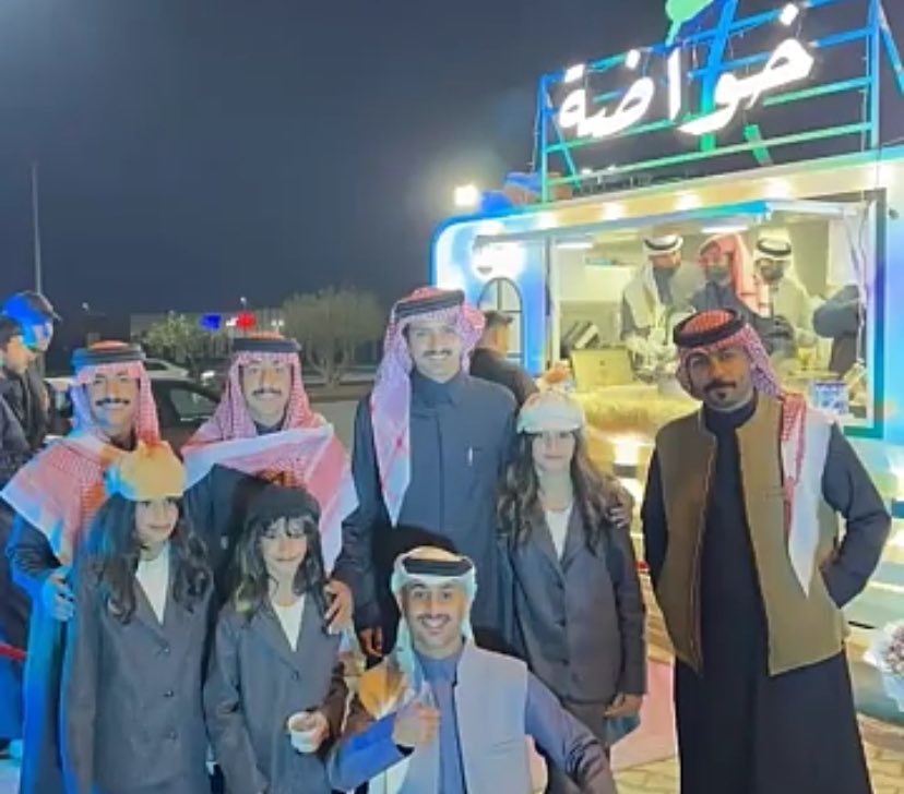 -نبـارك لـ النجوم 
<a href="/mm9_11/">محمد اليابسي</a> 
<a href="/ba_nd2r/">بندر المطيري</a> 
لـ افتتاحهم محل خواضـه الله يباركلهم فيه ويرزقهم من فضلـه ونشوفهم من نجاح لـ نجاح يارب 

#سلطان_الصباح
#خواضه_بالمجمعه