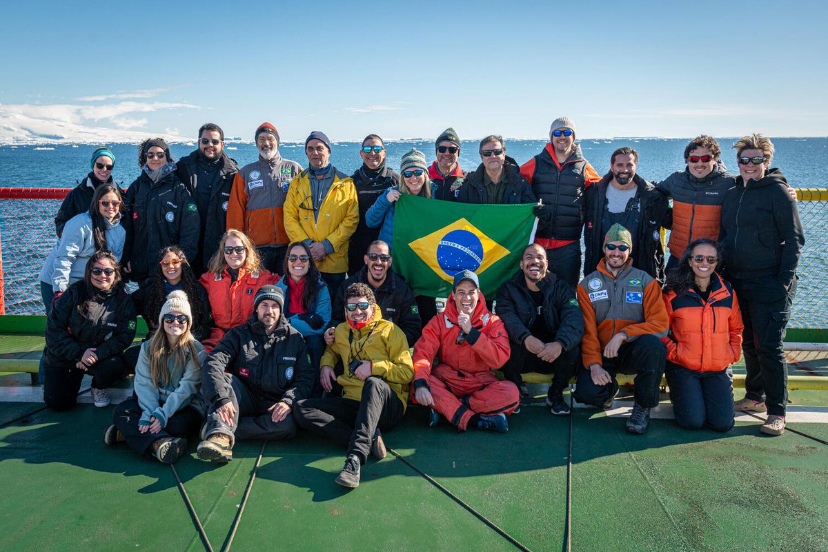 ufrgsnoticias's tweet photo. Expedição Antártica retorna ao Brasil dia 30 e encerra missão com sucesso. Missão percorreu mais de 27.166 quilômetros ao redor da costa antártica, partindo do Porto de Rio Grande em 23 de novembro e com retorno marcado para quinta-feira, 30 de janeiro.
https://t.co/myRQUkiez6 https://t.co/eIPD6E3daK