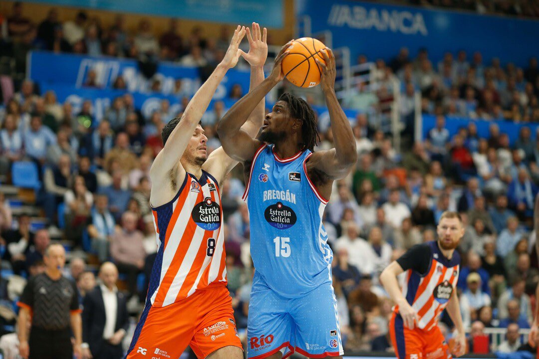 🚨 #LigaEndesa John Egbunu 🇳🇬🔚 Acaba contrato con <a href="/CBBreogan/">Río Breogán</a> .