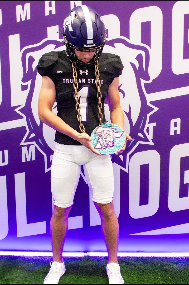 diegoperez1128's tweet photo. Had an amazing official visit at @Truman_FB, thanks to all the coaches who made the visit a great time ! https://t.co/6F1OHK0UoX