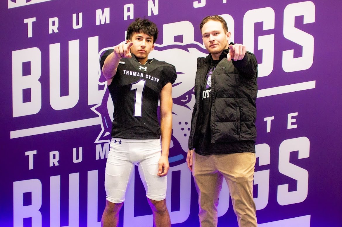 diegoperez1128's tweet photo. Had an amazing official visit at @Truman_FB, thanks to all the coaches who made the visit a great time ! https://t.co/6F1OHK0UoX