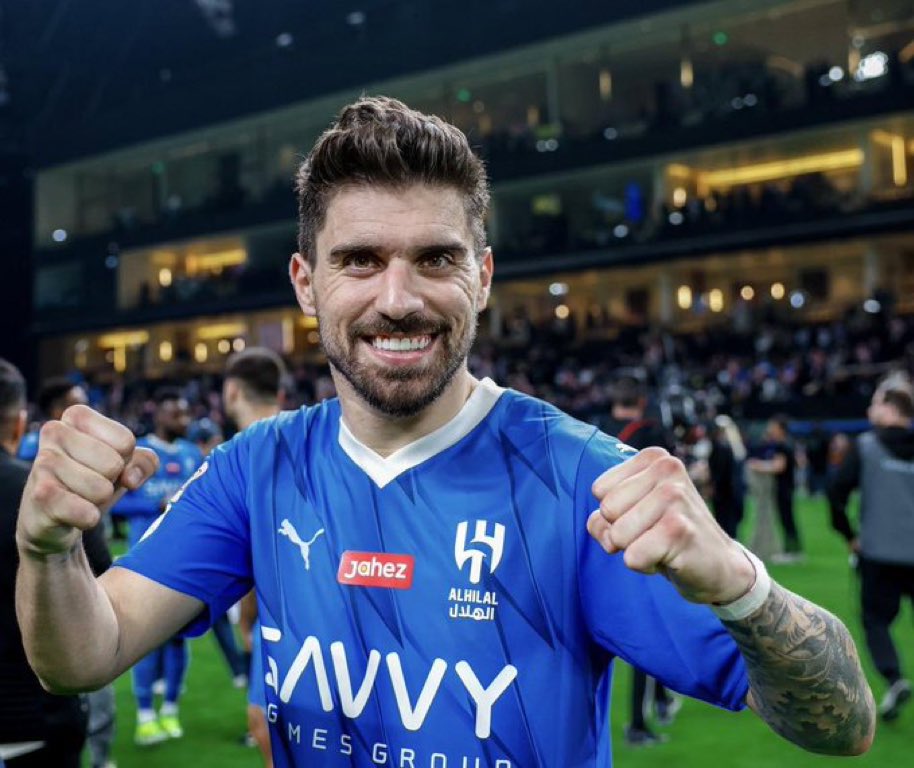 خرج روبن نيفز وجا الهدف ل القادسيه ؟!

#الهلال_القادسيه 
#الاتحاد_ضمك 
#سالم #جيسوس #البليهي