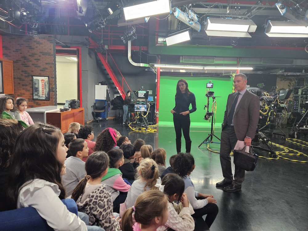 ew401_panthers's tweet photo. What a great field trip our 2nd graders recently had when they visited the WGN-TV studios in Chicago! Thank you to Panther parent Michael D’Angelo, an Emmy Award-winning photojournalist and producer for WGN-TV, for making the trip possible! Go Panthers! #EWPantherPride https://t.co/fKoUQxoPvn