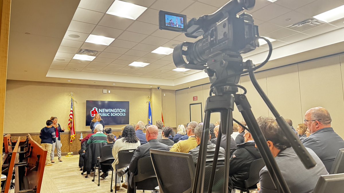 Tune in now as we honor the January Outstanding Students of the Month!  

youtube.com/live/UNBtjk1on…