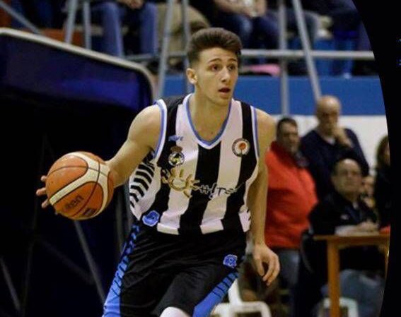 🚨 🔚 Víctor Chernodolia causa baja en <a href="/udeaalgeciras/">Damex UDEA Algeciras</a> #SegundaFEB