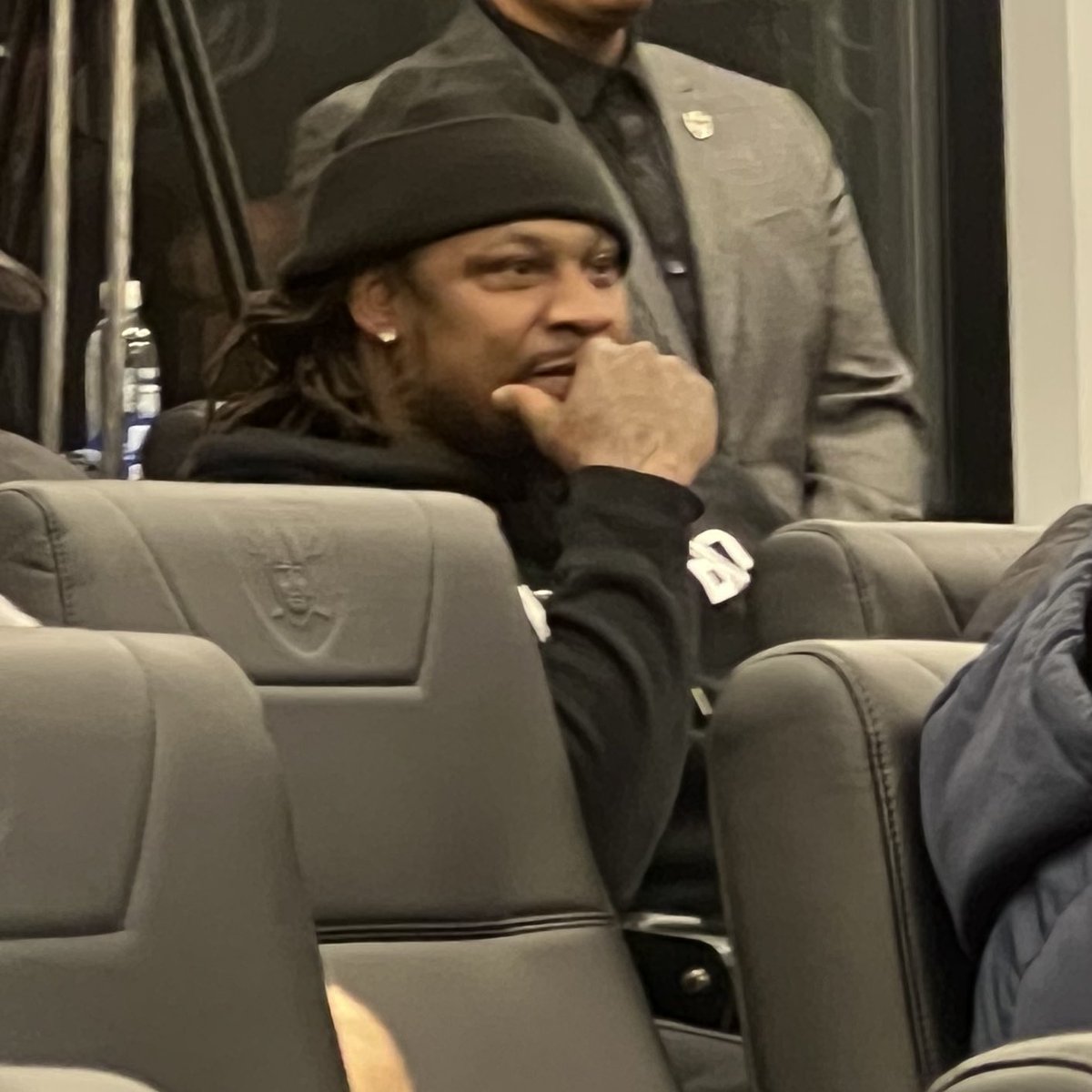 There’s a random fan here at the Pete Carroll introductory press conference that broke into a Raiders chant.

He looks pretty familiar, seems to be a fan of the #Raiders new head coach.