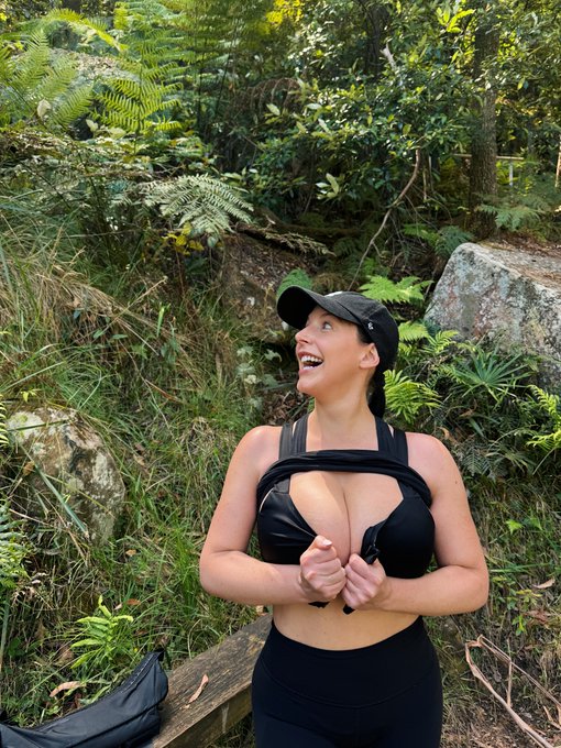 1 pic. Hiking slut ??

More nature pics on my OnlyFans ➡️ https://t.co/kn3AqZce7s https://t.co/5BNiL