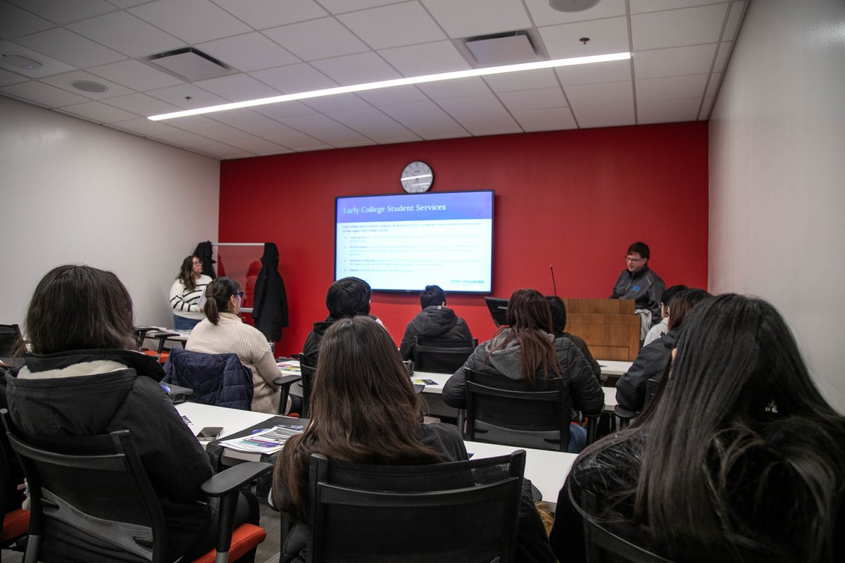 ChiPubSchools's tweet photo. Connecting our students with disabilities to 200+ postsecondary supports & services, our annual 2-day Student Transition F.A.I.R., hosted by the CPS Office for Students with Disabilities, @CPSCareerReady, & @ChiCityColleges featured immersive:
💼Career panels + guest speakers
🖥️Virtual reality job training
📄Mock interviews & résumé assistance
🤝 Resource fair- community agencies + academic & career pathways
Designed to help students successfully transition from our district, empowered and fully prepared for success in college, career, and civic life!
#ChicagoRoadMap #TheBestAreWithCPS #postsecondary #college #Career