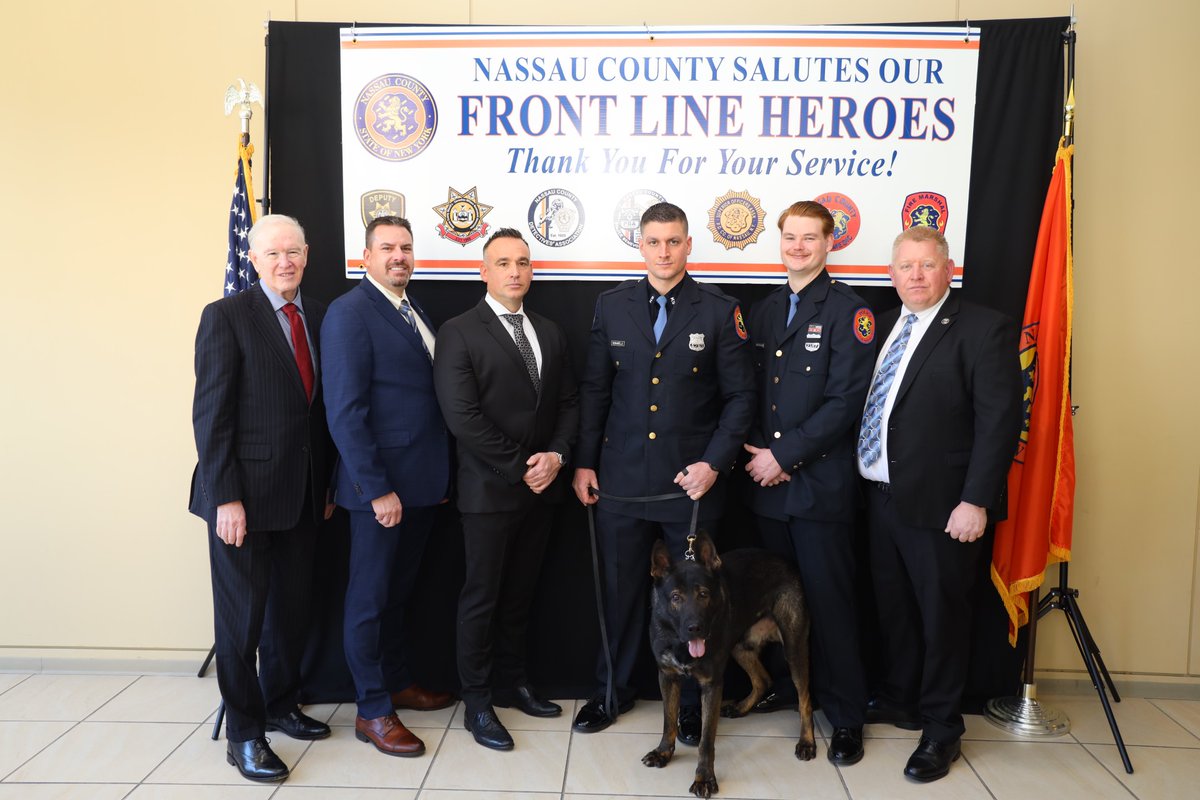 nassaucountypba's tweet photo. Police Officers Timothy Obanhein and Anthony Romanello with the help of K9 Winchester were selected as this month's #TopCops for their quick response in safely taking four suspects into custody who fled the scene of an attempted burglary in #Woodmere https://t.co/83V3WaOsqT