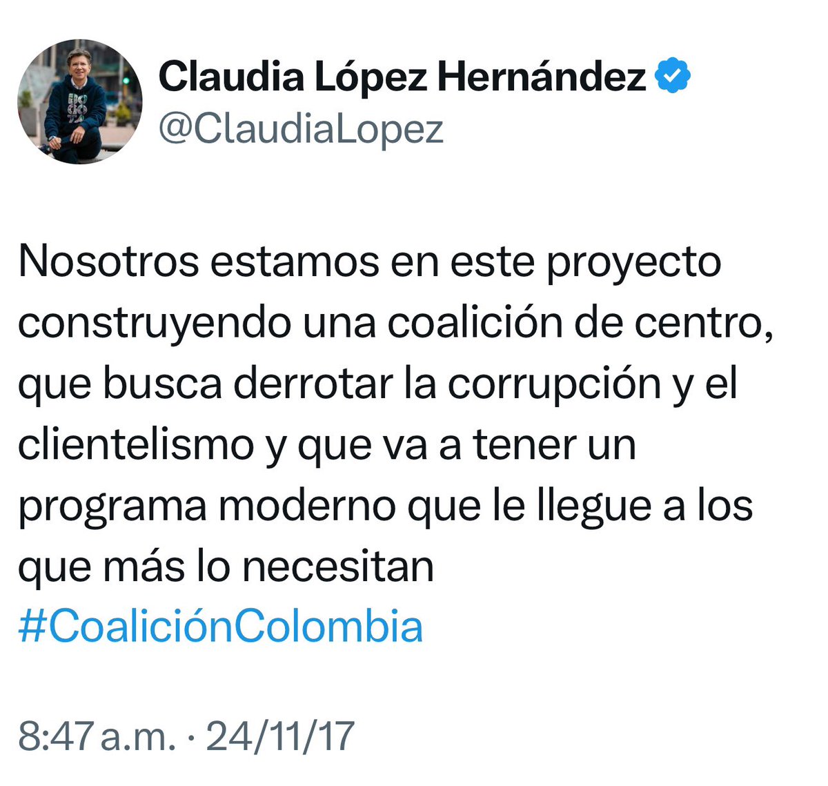 VickyDavilaH's tweet photo. Les presento a Claudia López siendo Claudia López. Solo hechos reales. 

2013 Claudia decía: “yo también me considero de centro derecha”
2107 Claudia decía: “estamos construyendo una coalición de centro”
2019 Claudia decía: “nunca nos avergonzaremos de declararnos de centro izquierda”
2022 Claudia decía: “yo voté por Petro… volvería a votar por él”, o sea, Claudia es de esa izquierda destructiva que quiere acabar con Colombia y que lo está haciendo. Hoy ataca a Petro pero si lo necesita en su carrera por la presidencia volverá con él. Claudia es Petro. 

Una camaleona, una veleta. Una política profesional en la que no se puede confiar. 
@ClaudiaLopez 

Miren todas las imágenes aquí👇