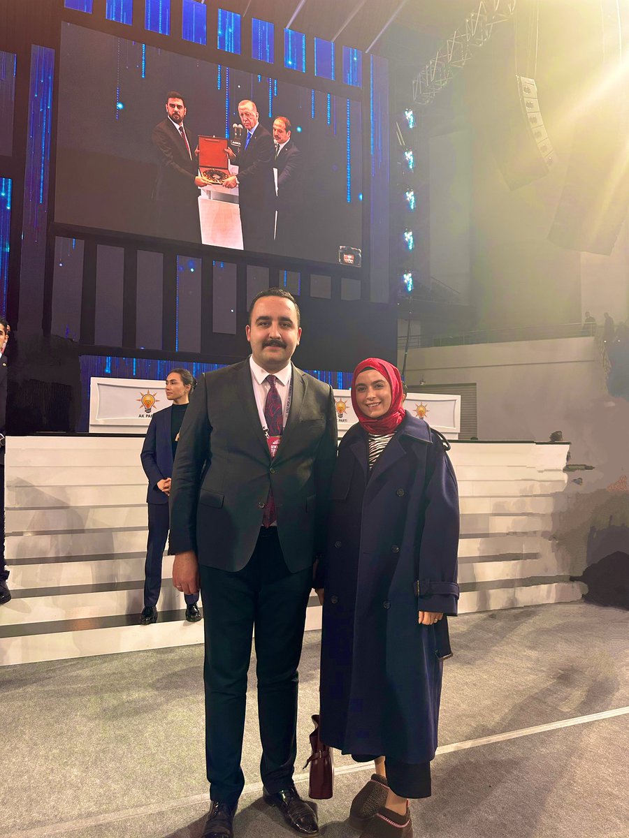 AK Parti Genel Merkez Gençlik Kolları 7. Olağan Kongresi'nde MKYK üyesi olarak seçilen kıymetli eşim <a href="/SamedTercan/">Samed Seddar Tercan</a>’ı tebrik ediyorum 😇