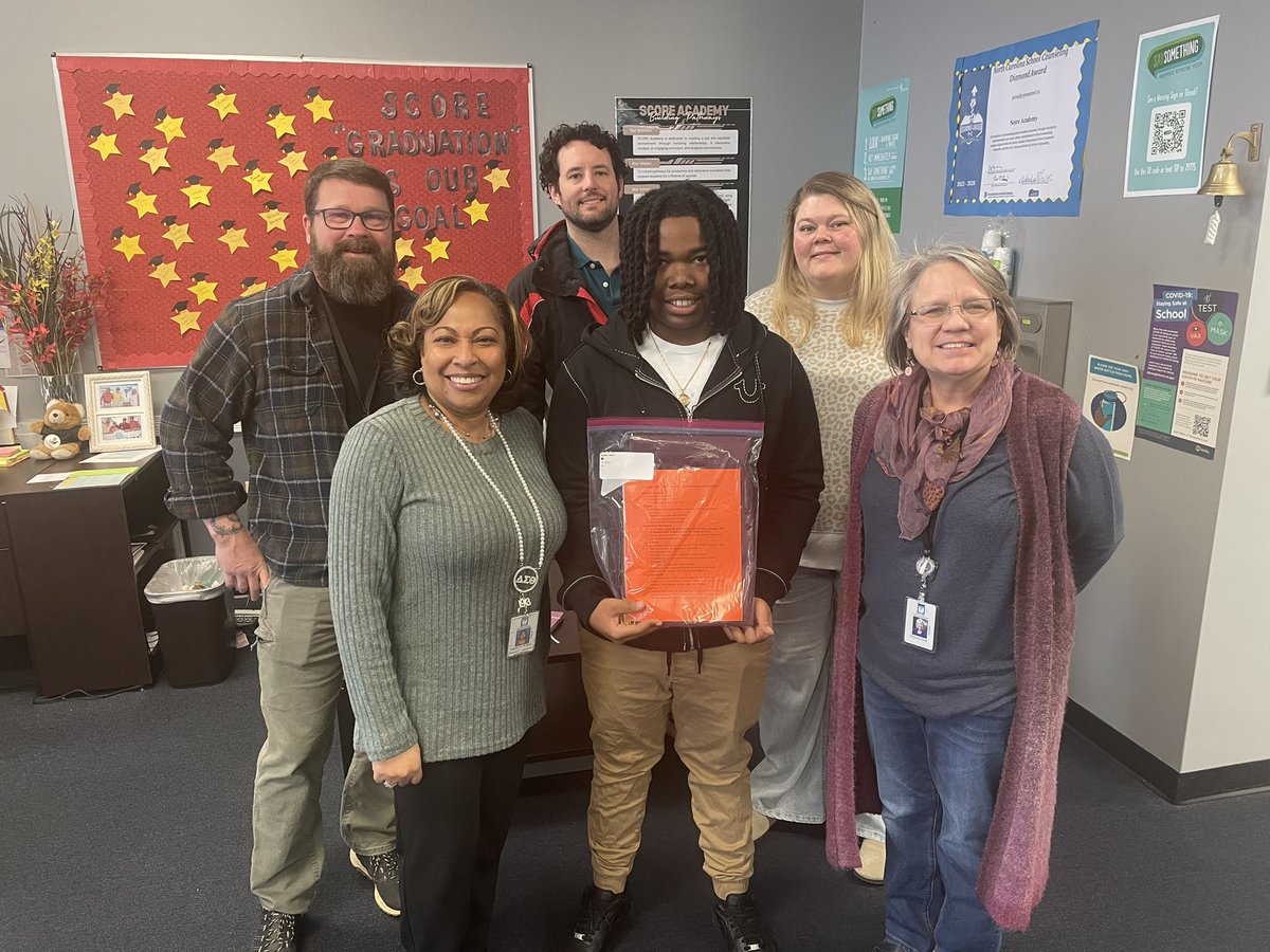 Mr. Robinson tweet media