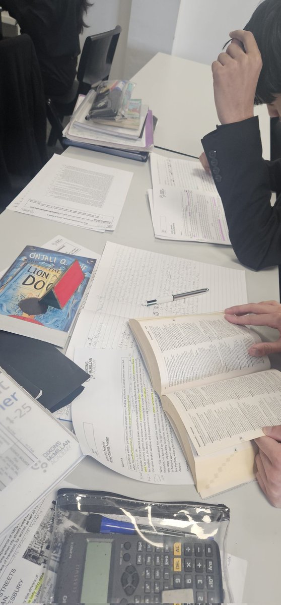 Year 10 - you are fast becoming independent literary critics.
The partnerships that were formed today were wonderful. Students working together in preparation for their Cycle 2 assessments👏👏 <a href="/DixonsMA/">Dixons McMillan Academy</a> <a href="/DixonsAcademies/">Dixons Academies Trust</a>