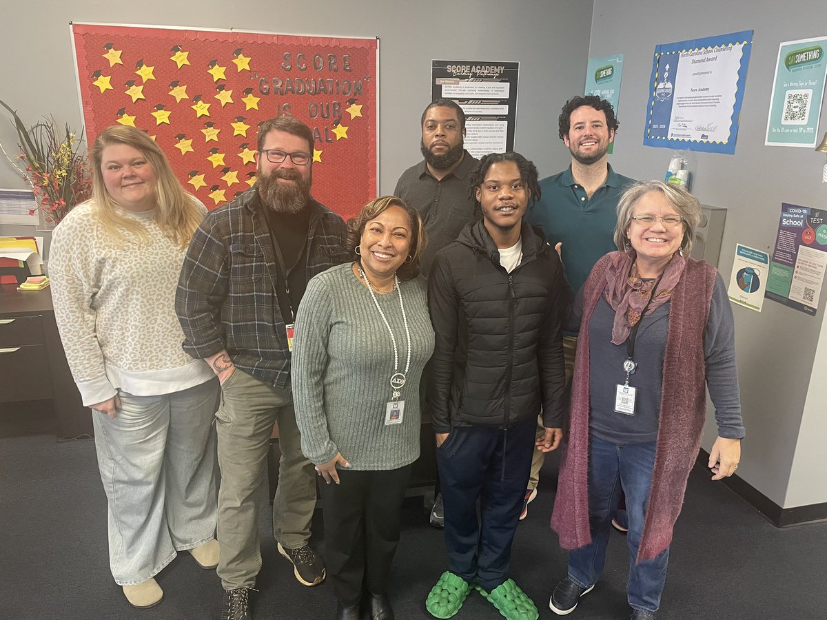 Mr. Robinson tweet media