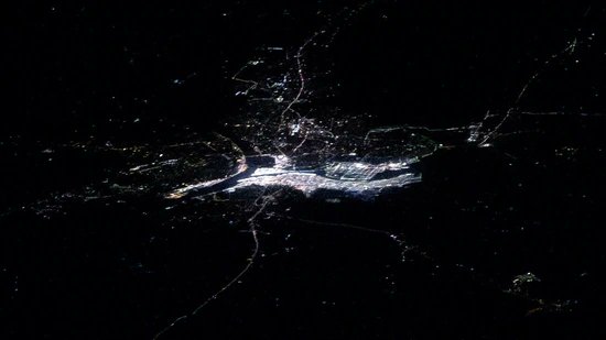 IM3Ashu's tweet photo. A NASA astronaut captures the breathtaking sight of #MahaKumbhMela2025 from space, showcasing the world's largest human gathering illuminated against the night sky.
$FLOCK #Trumpcoin #Trump2025 #stockmarketcrash #jiocoin 
#PrayagrajMahakumbh2025 #deprem https://t.co/8qBvzYWzVh