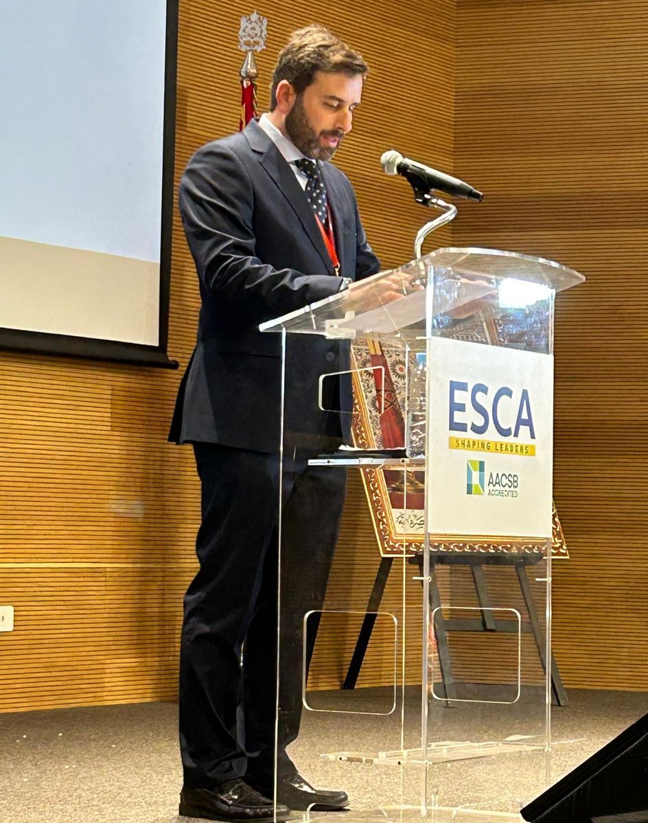 ConsejeriaEduc1's tweet photo. El embajador de España en Marruecos, D. Enrique Ojeda Vila, ha asistido a la clausura del modelo de Naciones Unidas del IE Juan Ramón Jiménez en la École de Management de Casablanca(ESCA).Han participado también en el acto el presidente de la ESCA y el rector de la IE University. https://t.co/TswQC9R25B