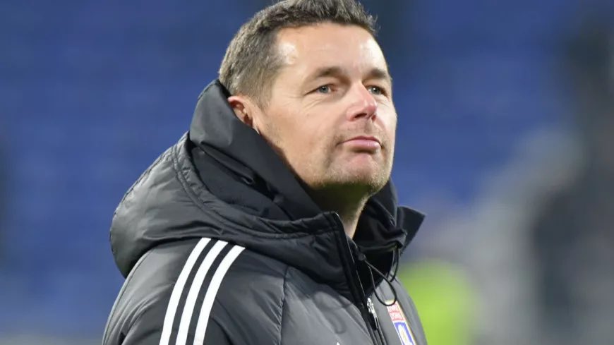 Pour la plupart des supporters lyonnais, nous sommes tous très déçus du départ de Pierre Sage et personnellement, j’étais persuadé qu’il allait remobiliser ses troupes…

Malheureusement, ça ne sera pas le cas, mais on n'oubliera jamais Pierre Sage pour tout ce qu’il a fait à