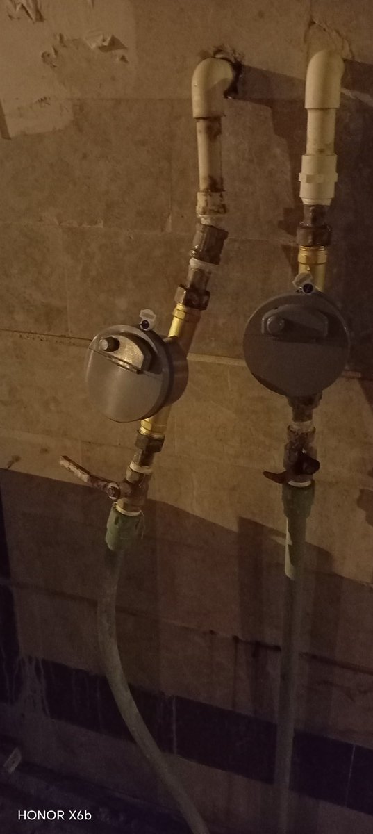 bahresh's tweet image. بالله هذا تركيب عداد ماي حتى اللي بيتعلم ما بيسويه كذاب @NWS_Oman