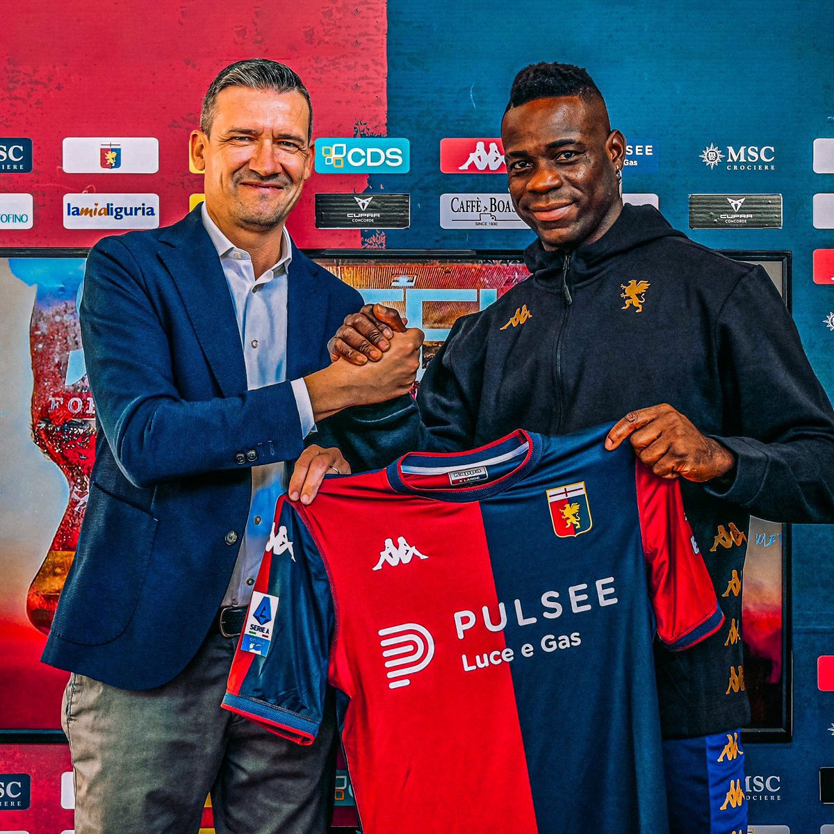 FabrizioRomano's tweet photo. 🚨👋🏻 58 days after joining Genoa, Mario Balotelli’s already on the verge of leaving the club.

“Mario wants to play and here he’s not finding enough space, so we’re looking for a good solution for all parties”, Genoa director Ottolini confirms. https://t.co/0wCiDlXux9