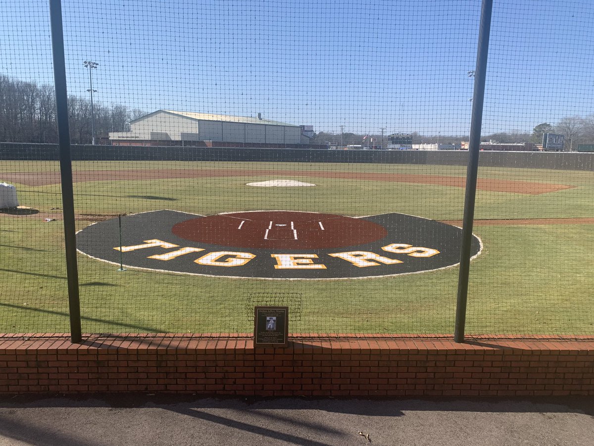 ripleybaseball's tweet photo. Finished product!  Thank you for supporting our boys so we can keep our facilities top of the line. https://t.co/sXQPl8cdRd